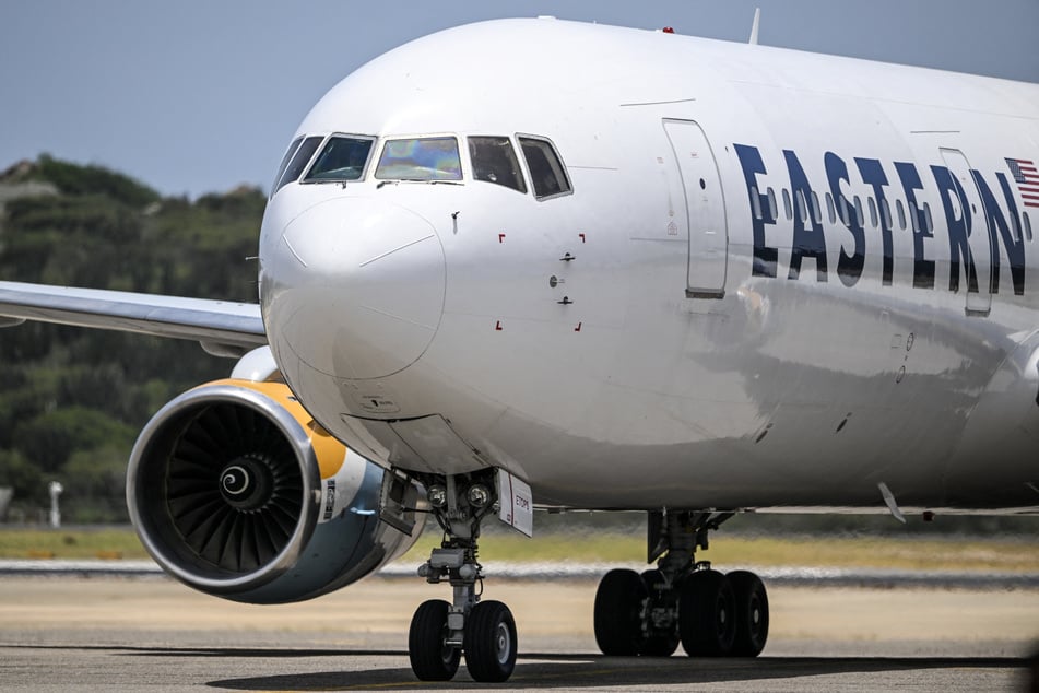 Seven children whose parents were deported from the US without them arrived in Venezuela on Friday on board a flight with 200 other expelled Venezuelans, authorities said.