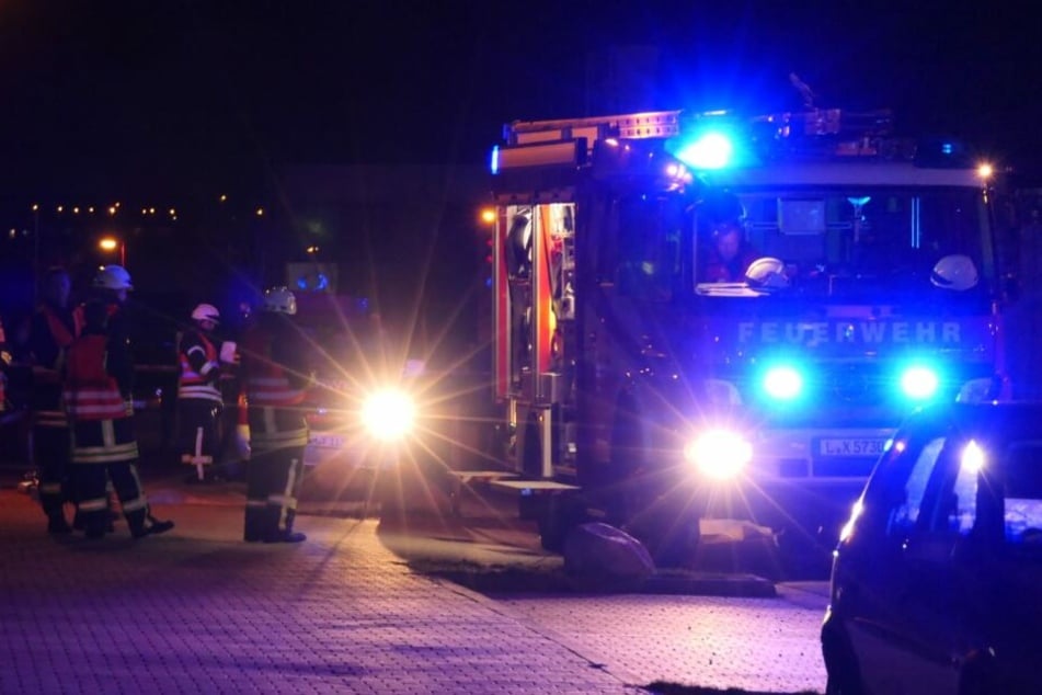Die Feuerwehr ist bereits zur Absicherung vor Ort.