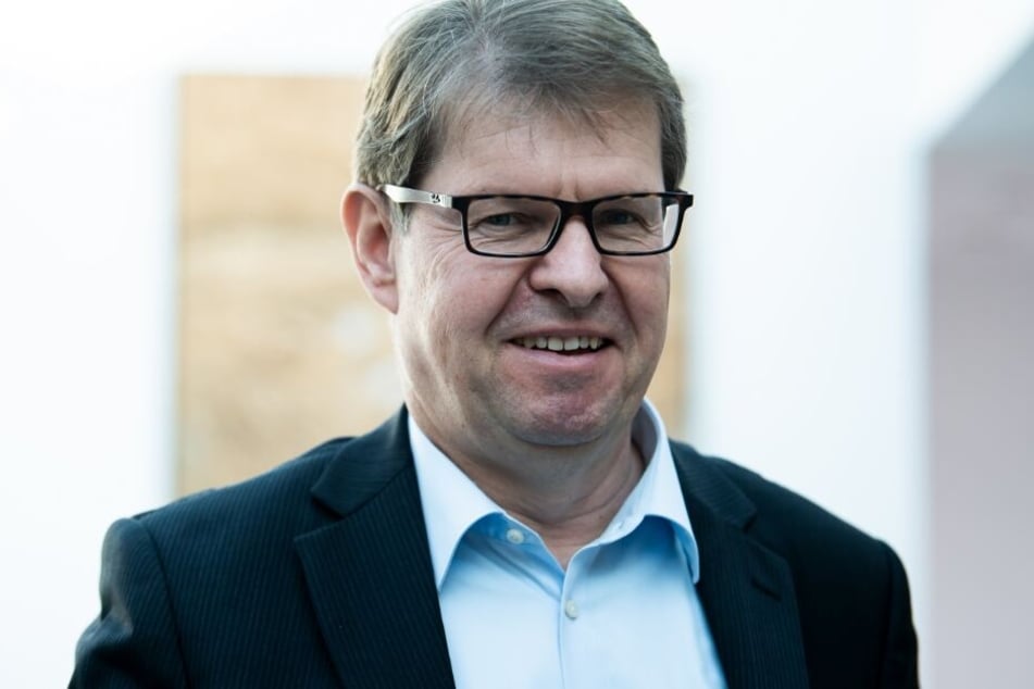 Ralf Stegner will wieder öfter zum Fußball gehen.