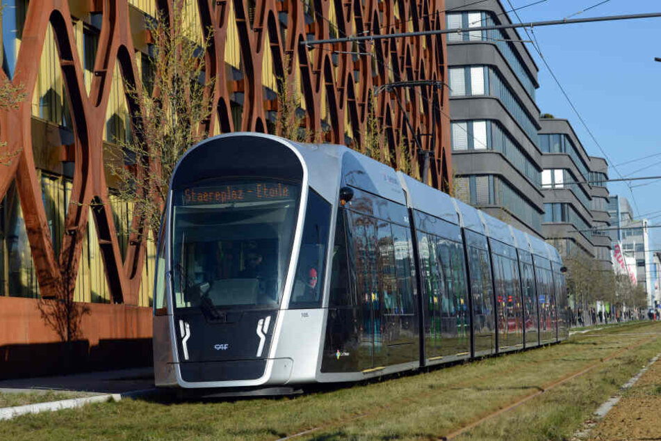 Luxemburgs hochmoderne Straßenbahn soll bald kostenfrei nutzbar sein.