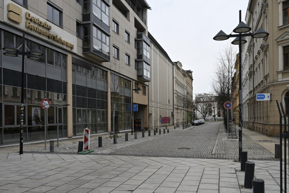 Nahe der Markthalle in Chemnitz überfiel der Teenager den Arzt und verletzte ihn schwer.