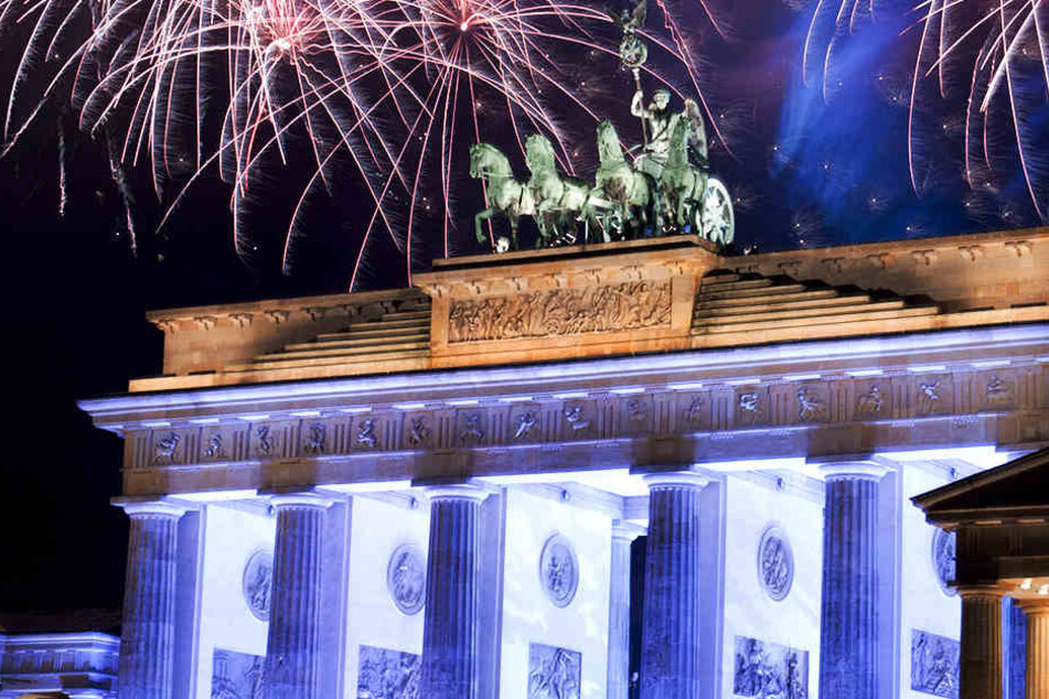 Tausende werden zum Brandenburger Tor strömen, um das atemberaubende Feuerwerk zu bestaunen.