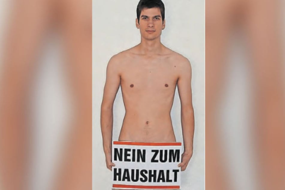 Vergangenes Jahr zeigte sich Ferrat (fast) nackt im Mannheimer Amtsblatt.