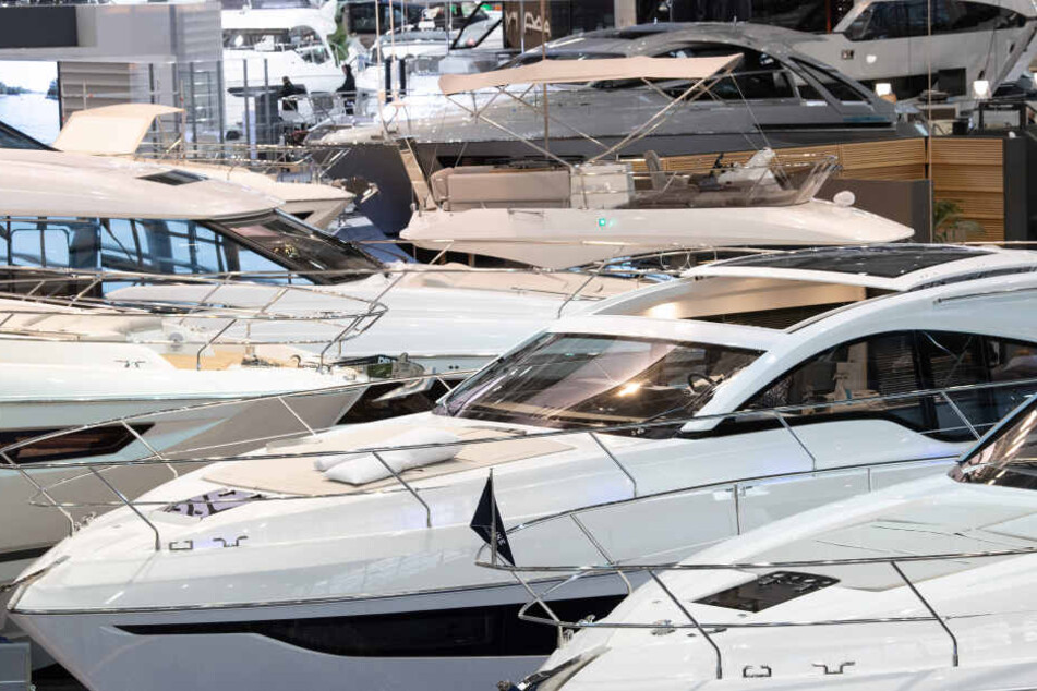 Luxuriöse Motoryachten auf der Boot 2020 in Düsseldorf.