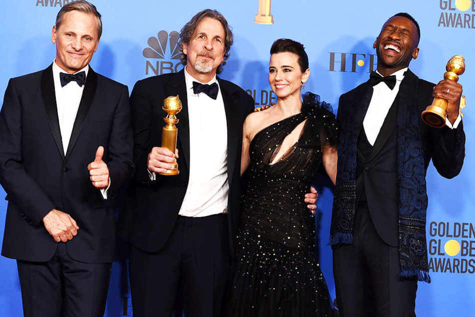 Kein Film bekam mehr Awards: "Green Book" räumte drei Trophäen ab. Hier freuen sich von links nach rechts Hauptdarsteller Viggo Mortensen, Regisseur Peter Farrelly, Nebendarstellerin Linda Cardellini und Nebendarsteller Mahershala Ali.