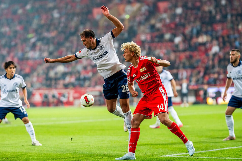 Leopold Querfeld (22, r.) stand gegen Schalke wieder in der Startelf.