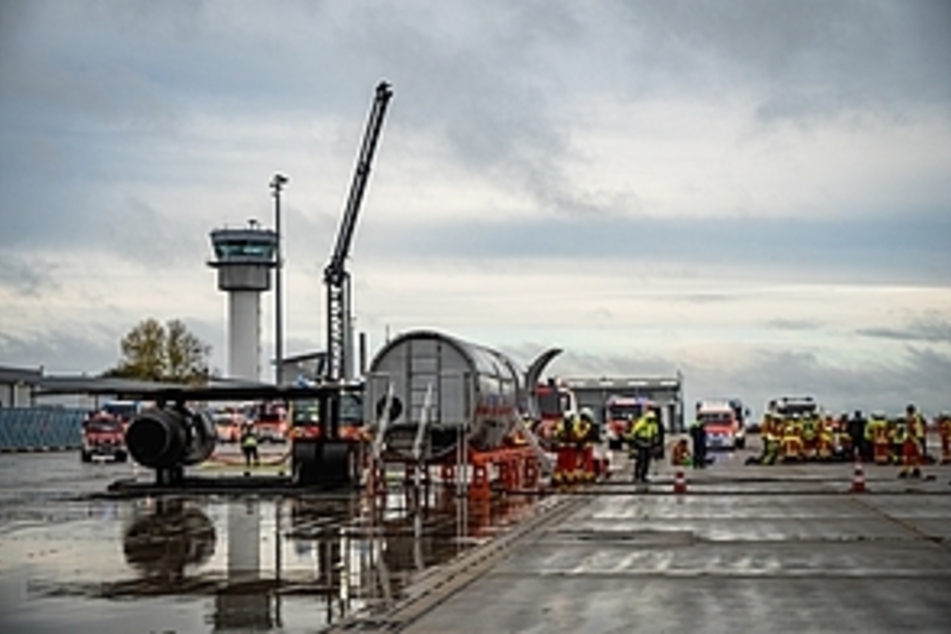 Groß angelegte Notfall-Übung auf Flughafen Erfurt-Weimar