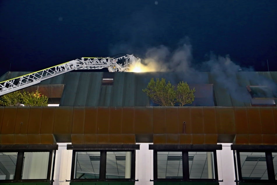Die Ursache für den Brand ist aktuell noch unklar.