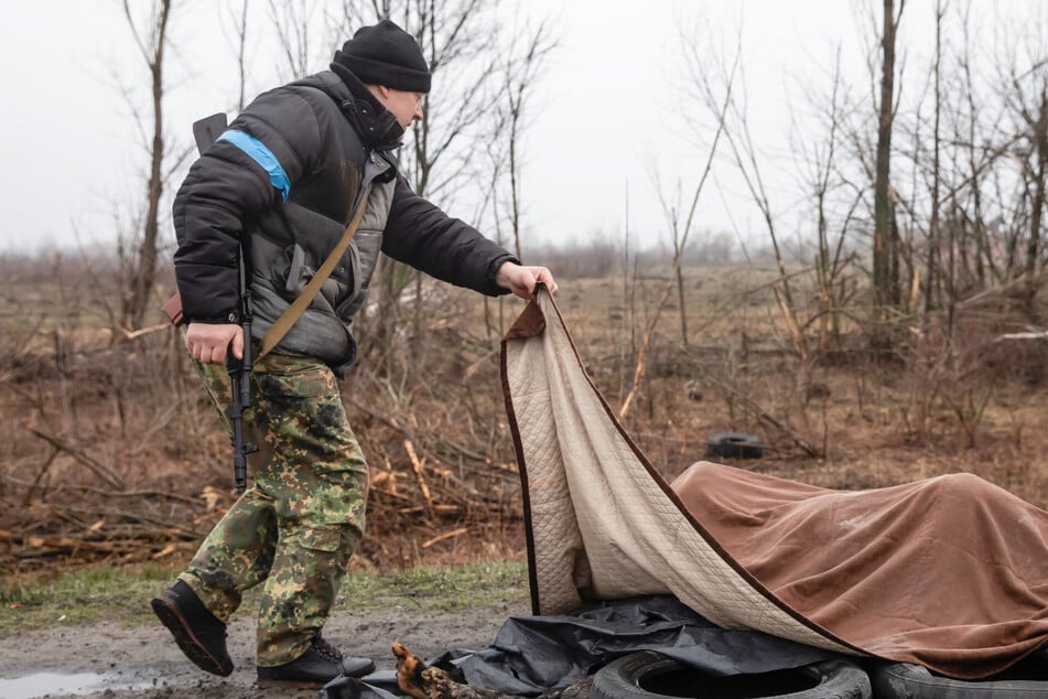 Hunderte Leichen in den Straßen vor Kiew: EU will russische Gräueltaten vor Gericht bringen