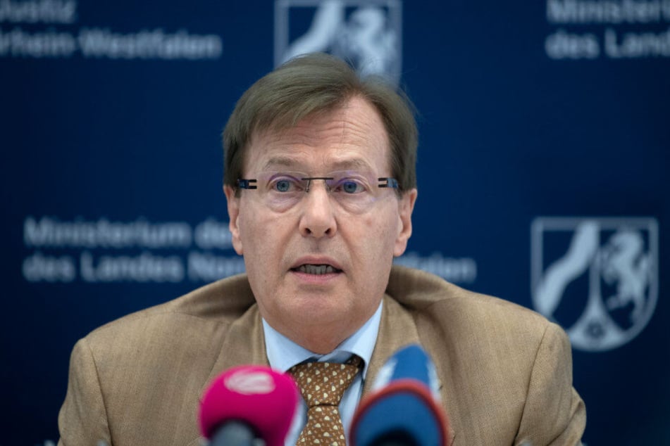 NRW-Justizminister Peter Biesenbach (71).
