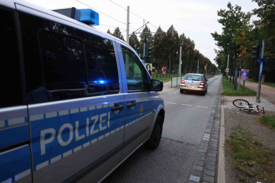 Die Radfahrerin musste nach dem Crash in ein Krankenhaus gebracht werden.