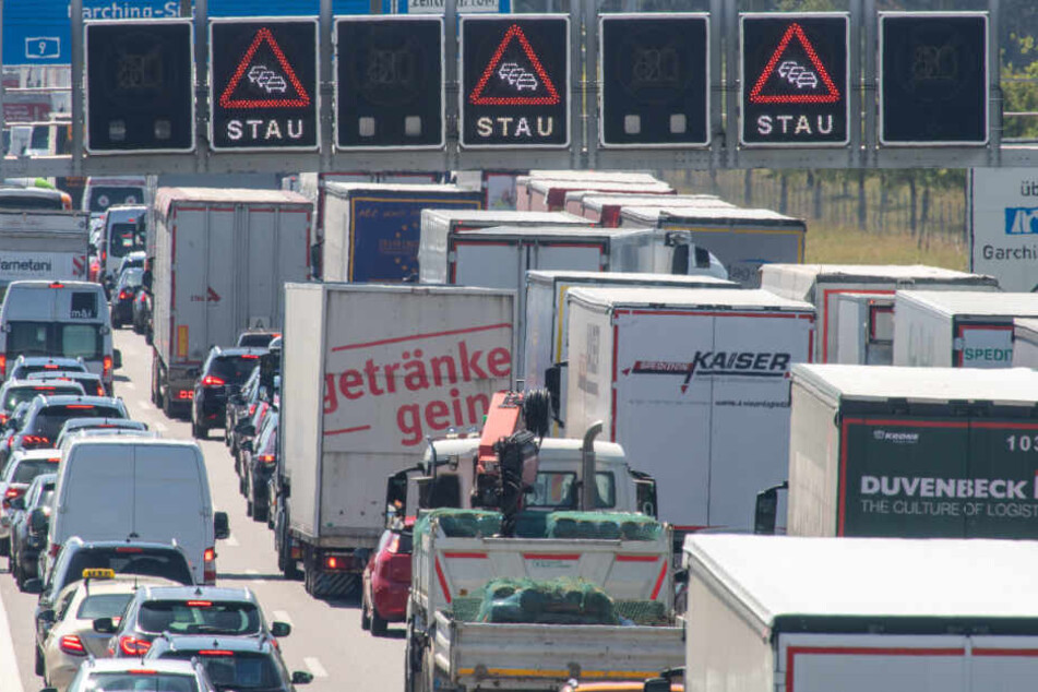 An diesem Wochenende müssen Autofahrer besonders geduldig sein. (Archiv)