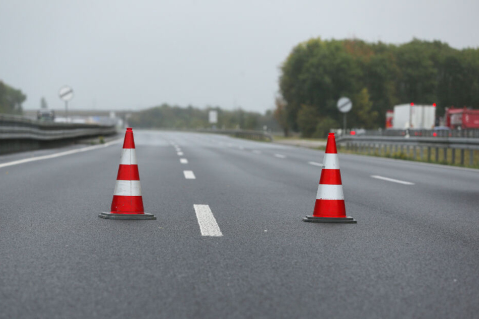 Die Autobahn wurde am Montagabend gesperrt. (Symbolbild)