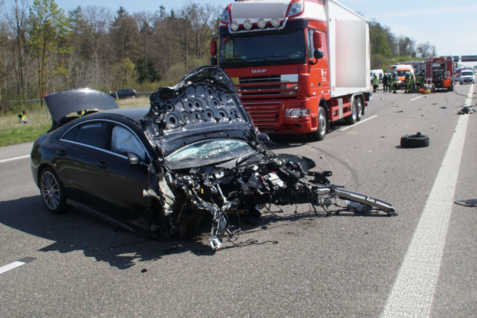 Tödlicher Unfall: A8 voll gesperrt