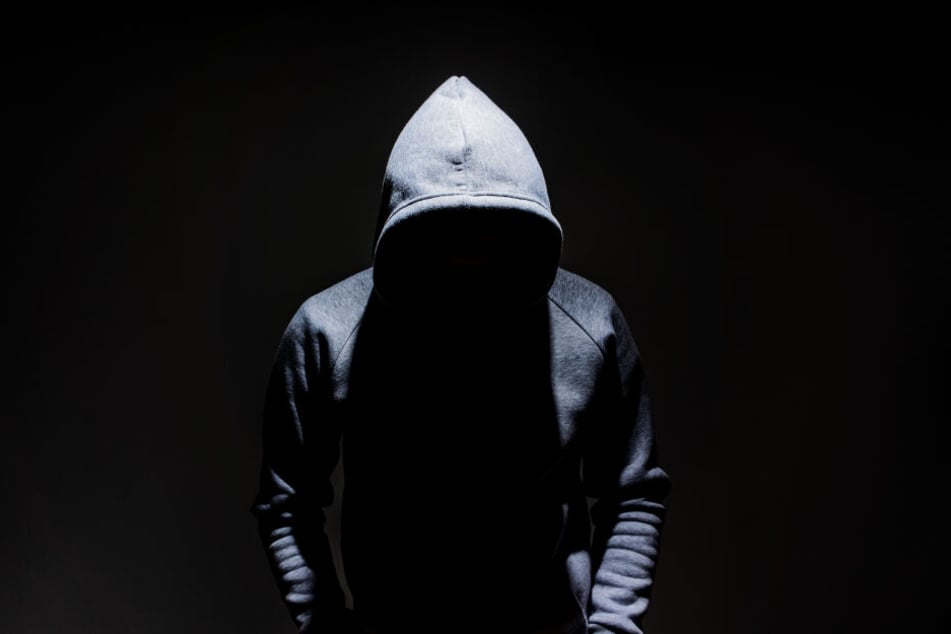 Der 45-jährige Familienvater soll auch die Freundinnen seiner Tochter missbraucht haben. (Symbolbild)
