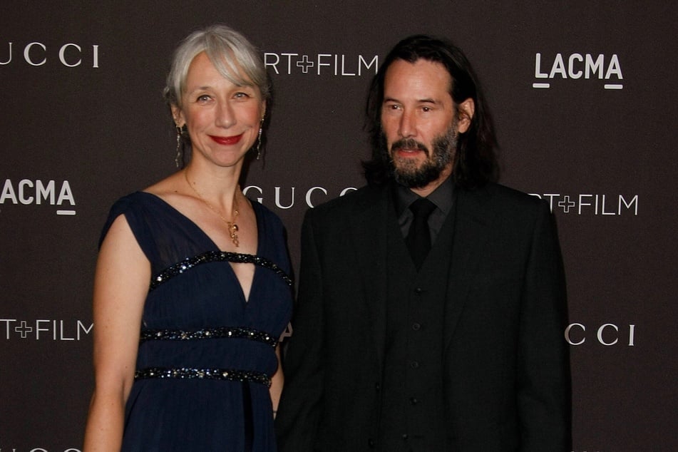 Los Angeles 2019: Keanu Reeves and Alexandra Grant come to the LACMA Art + Film Gala by Gucci. Grey hair in women was long considered a blemish, but now more people are publicly acknowledging its natural color.