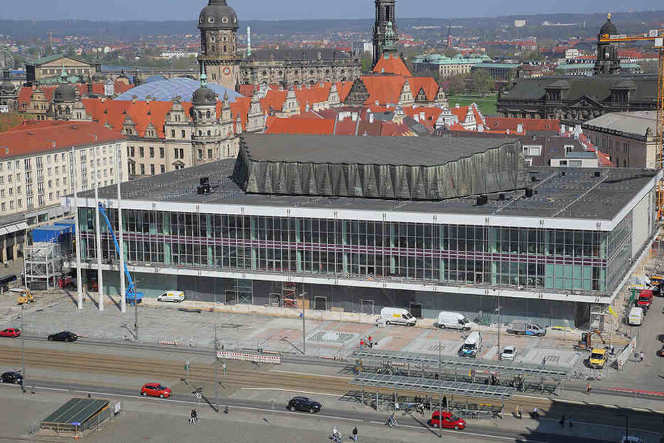 Bis auf Restarbeiten ist der Kulti-Vorplatz rechtzeitig fertig geworden.