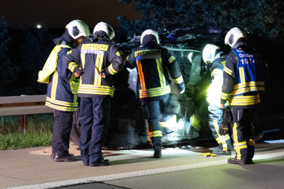 Auf der A38 sind am Freitagabend zwei Männer mit ihrem Auto verunglückt. Der Wagen überschlug sich dabei.