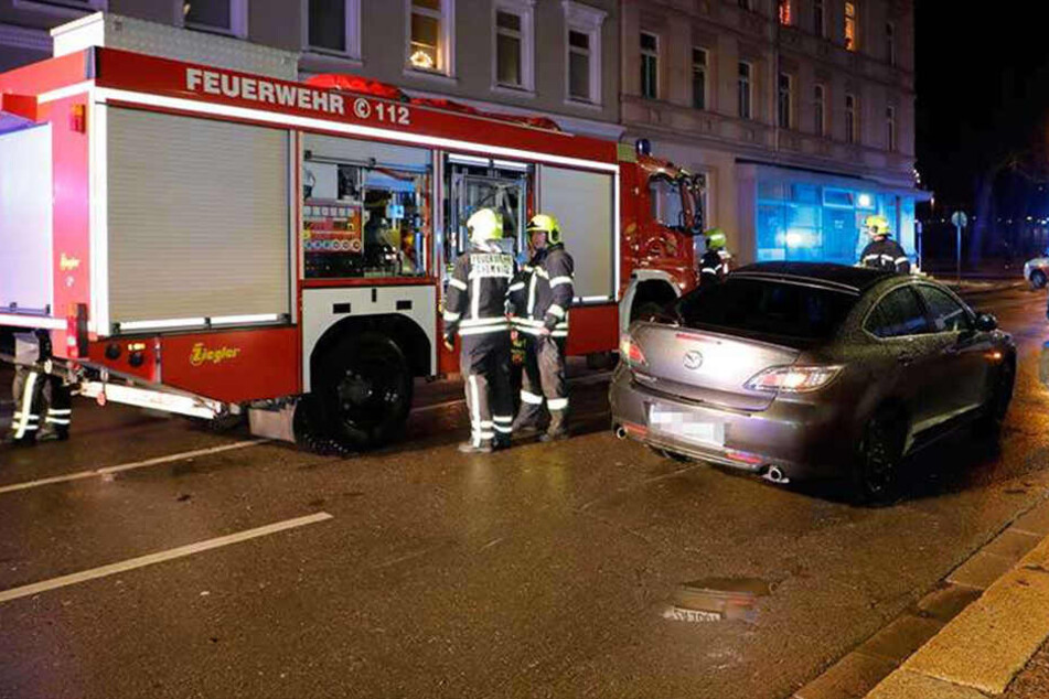 Ein Mazda erfasste die 20-Jährige, nachdem sie bereits von einem anderen Auto angefahren worden war.
