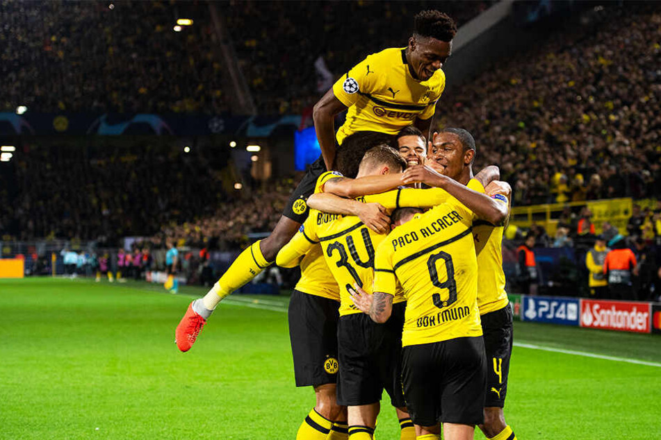 Jubeltraube: Der BVB triumphierte auch über den AS Monaco.