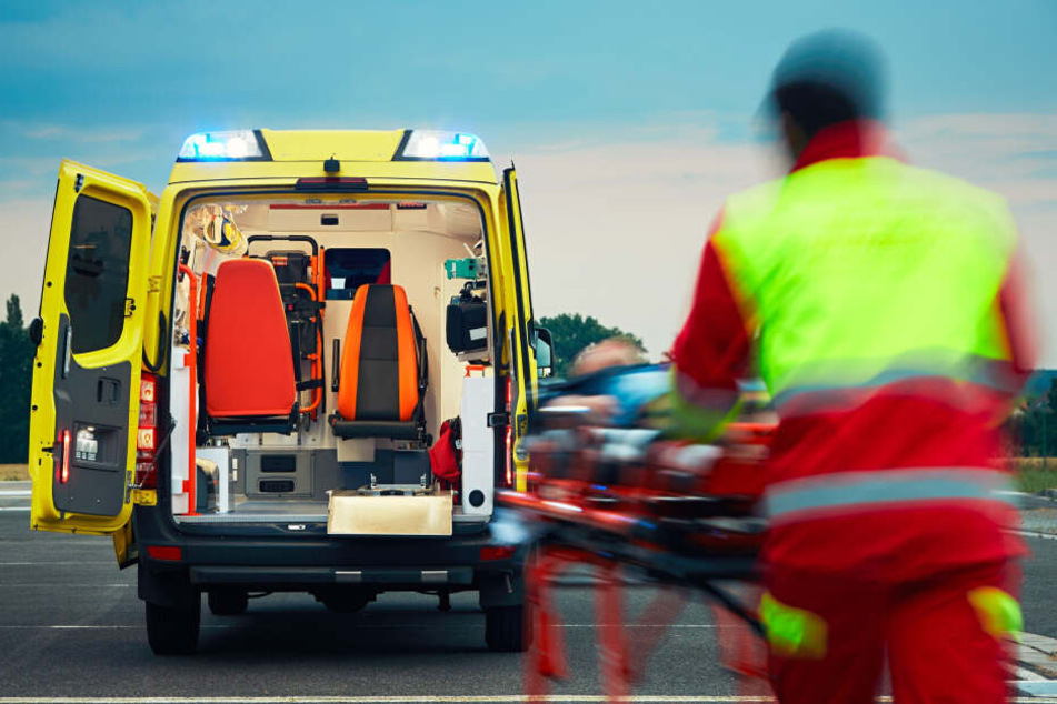 Die Sanitäter waren gerade in Freiberg im Einsatz, als sie von einem Unbekannten beleidigt wurden.