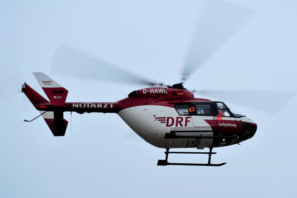 Ein Rettungshubschrauber brachte die Frau ins Krankenhaus. (Symbolbild)