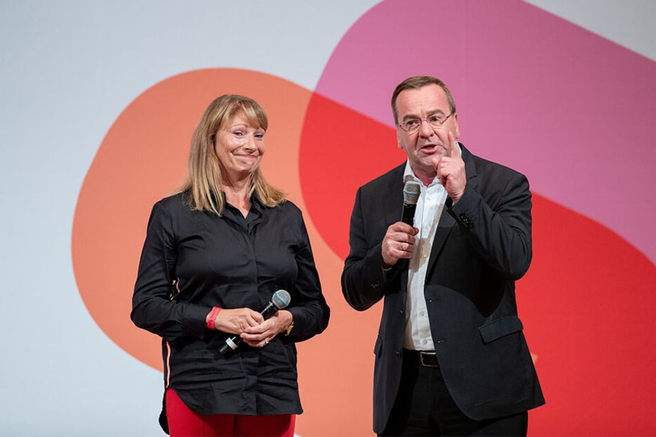 Petra Köpping (61) mit Boris Pistorius (59) bei der SPD-Kandidatenvorstellung jüngst in Nürnberg. Andere Duos konnten teils mehr punkten, finden Beobachter.