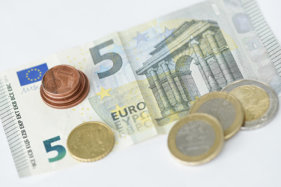 Derzeit liegt der Mindestlohn in Deutschland bei 9,19 Euro. Die SPD fordert das er in Bayern auf 12,25 Euro steigt. (Symbolbild)
