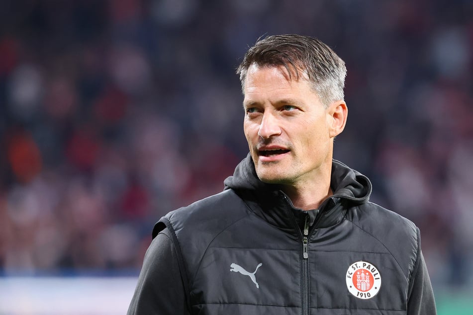 Alexander Blessin (52) hat Aufsteiger St. Pauli in der Bundesliga gehalten.