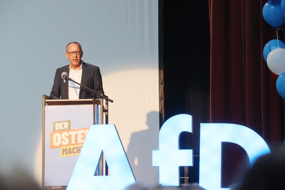 Liegt in den Umfragen knapp vorne: die AfD um ihren Spitzenkandidaten Jörg Urban (60)