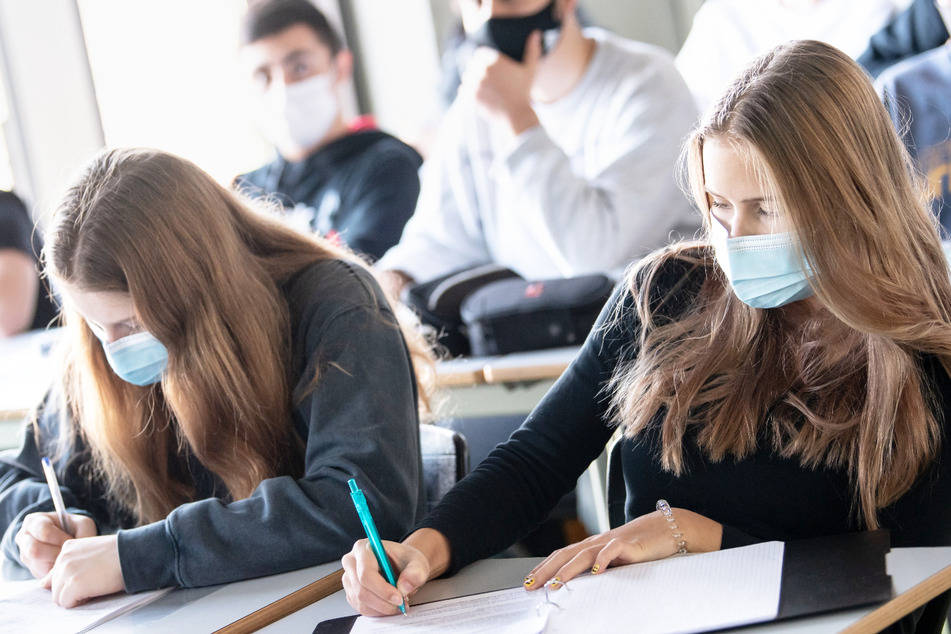 Die Freien Wähler wollen nach den Sommerferien um jeden Preis Präsenzunterricht an bayerischen Schulen. (Symbolbild)