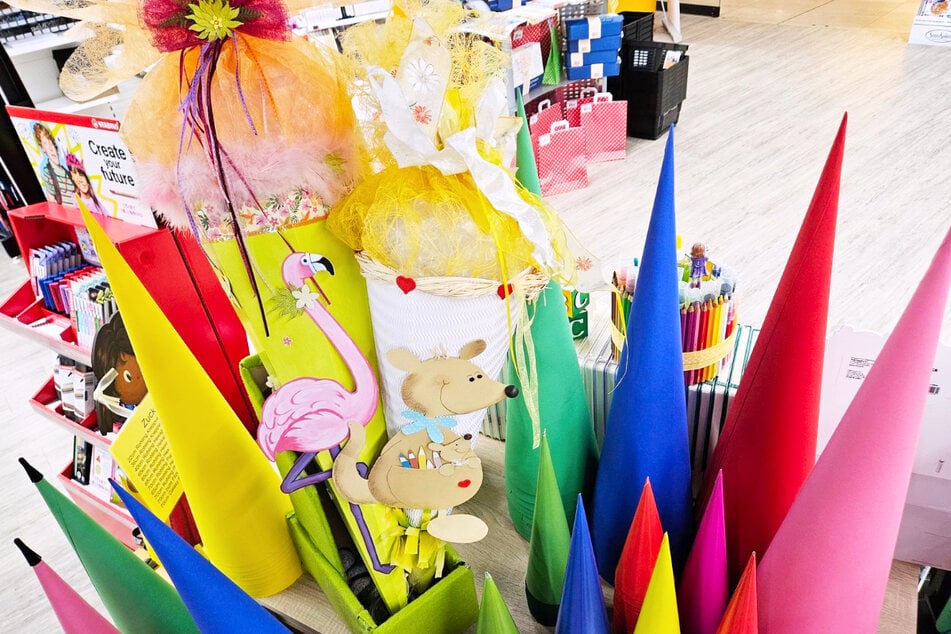 Die perfekte Zuckertüte gibt's nicht? Dann macht sie mit Hilfe von Das creative Hobby doch einfach selbst!