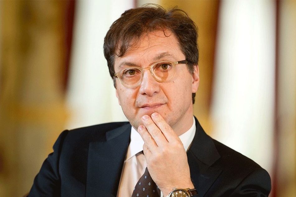 Serge Dorny (56).