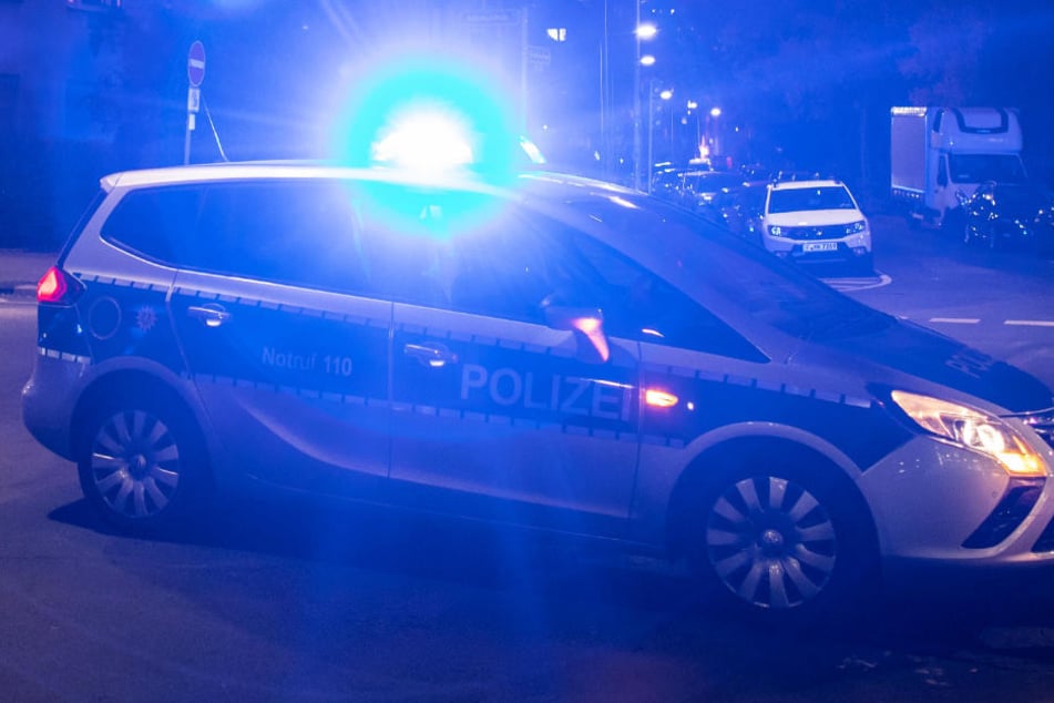 Ein Polizeiwagen im Evakuierungsbereich.
