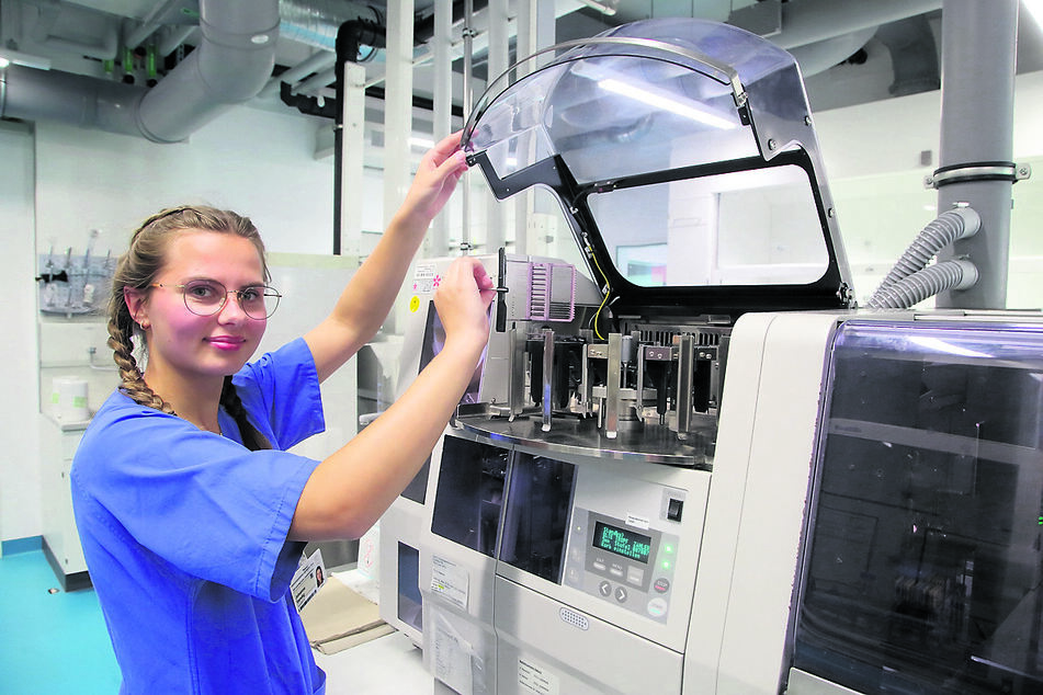 Johanna Sandig (19) ist Azubi im dritten Lehrjahr, lernt Medizinische Technologie für Laboratoriumsanalytik.