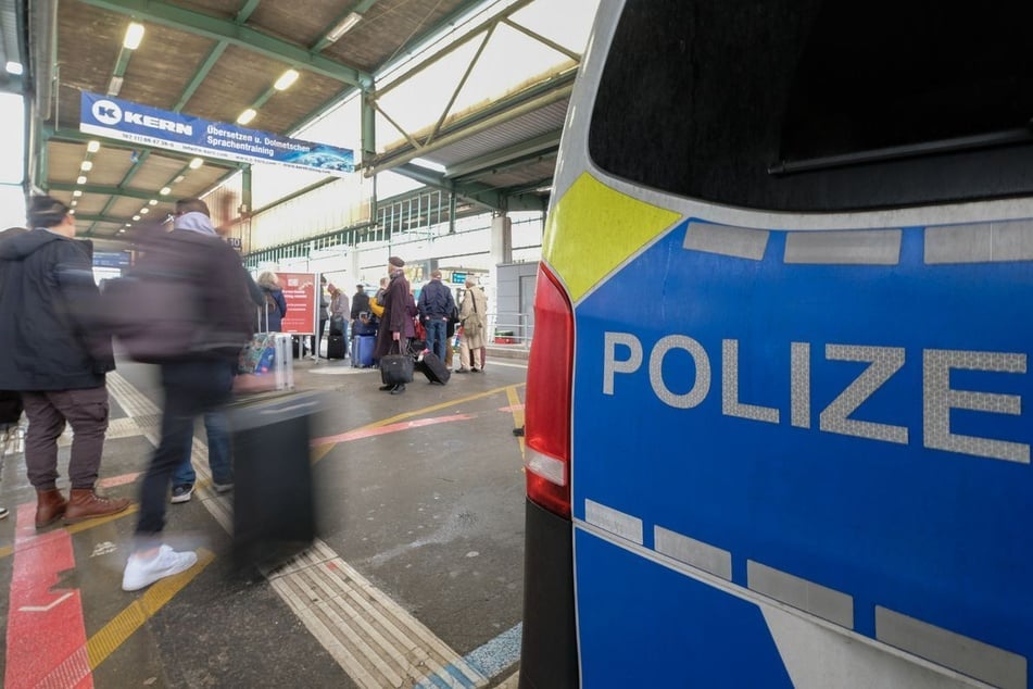 Am Bahnhof Stuttgart kam es zu einem Polizeieinsatz. Der Unbekannte konnte allerdings nicht mehr aufgegriffen werden. (Symbolbild)