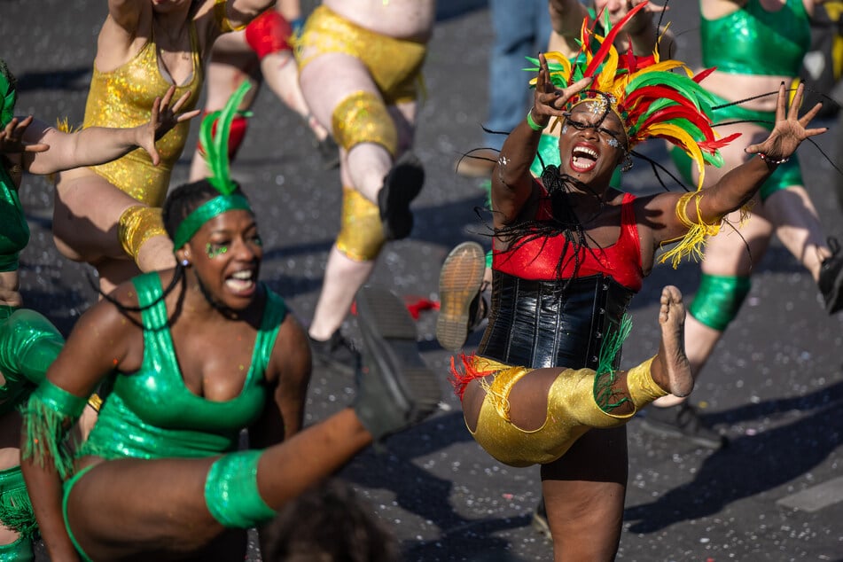 Der Karneval der Kulturen entstand als Antwort auf rechte Pogrome in den 1990er Jahren.