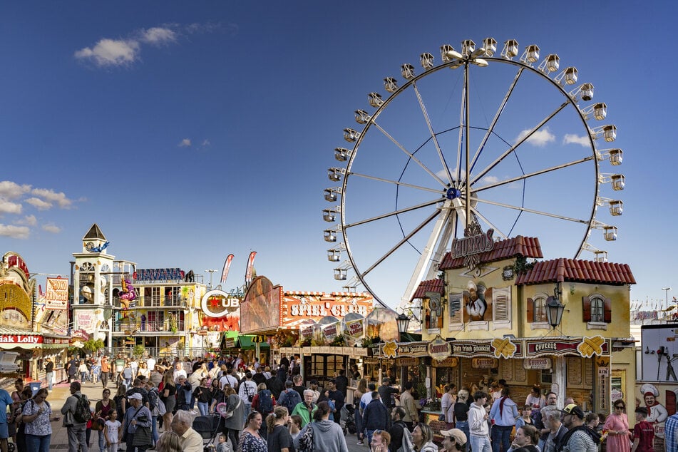 Der Hamburger DOM überzeugt im Sommer mit Events und coolen neuen Fahrgeschäften.