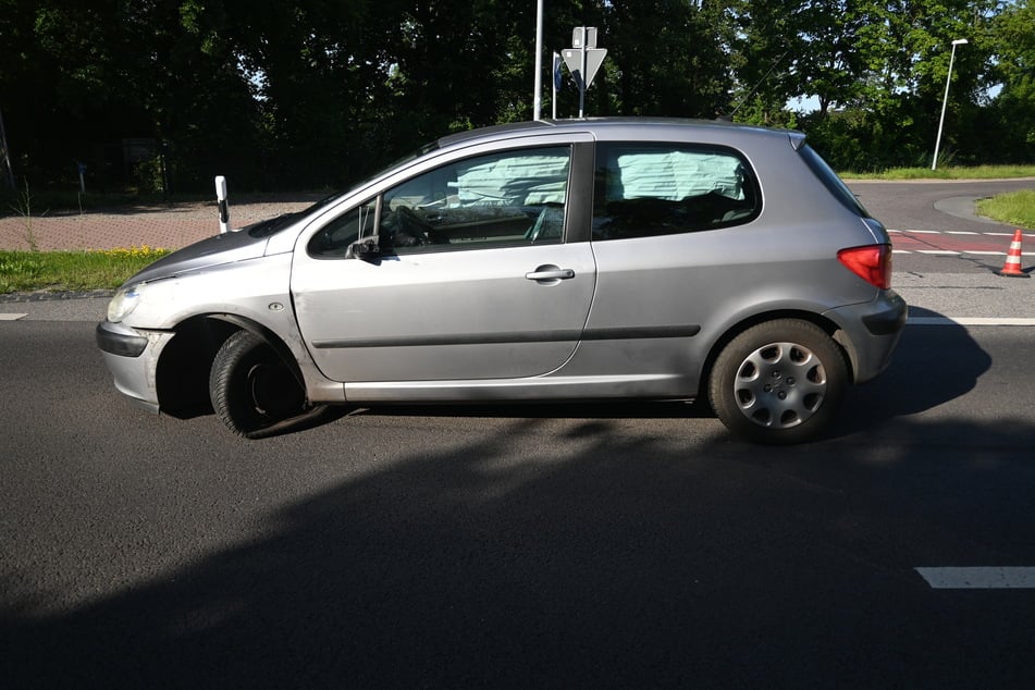 Zwei Autofahrer wurden verletzt.