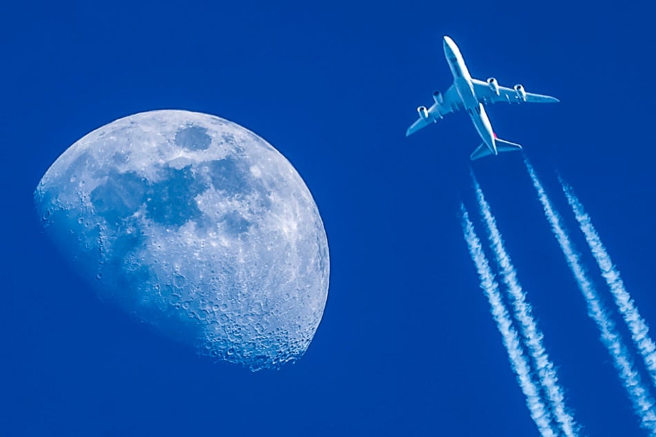 Kondensstreifen eines Flugzeugs sollen die Ursache für den Ufo-Alarm sein.