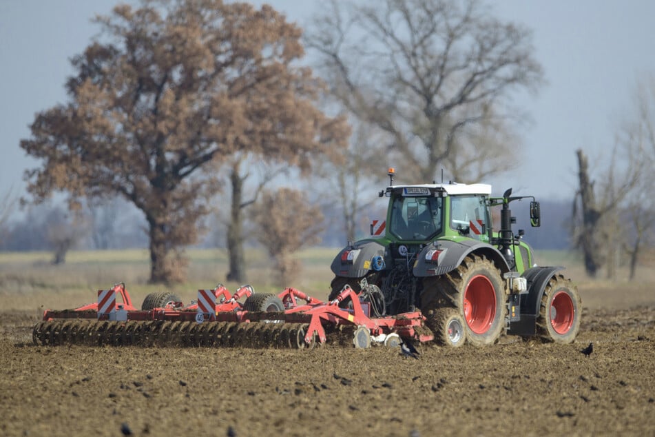Berlin: Iran-Krieg treibt Kosten hoch: Bauern klagen über Diesel- und Düngerpreise