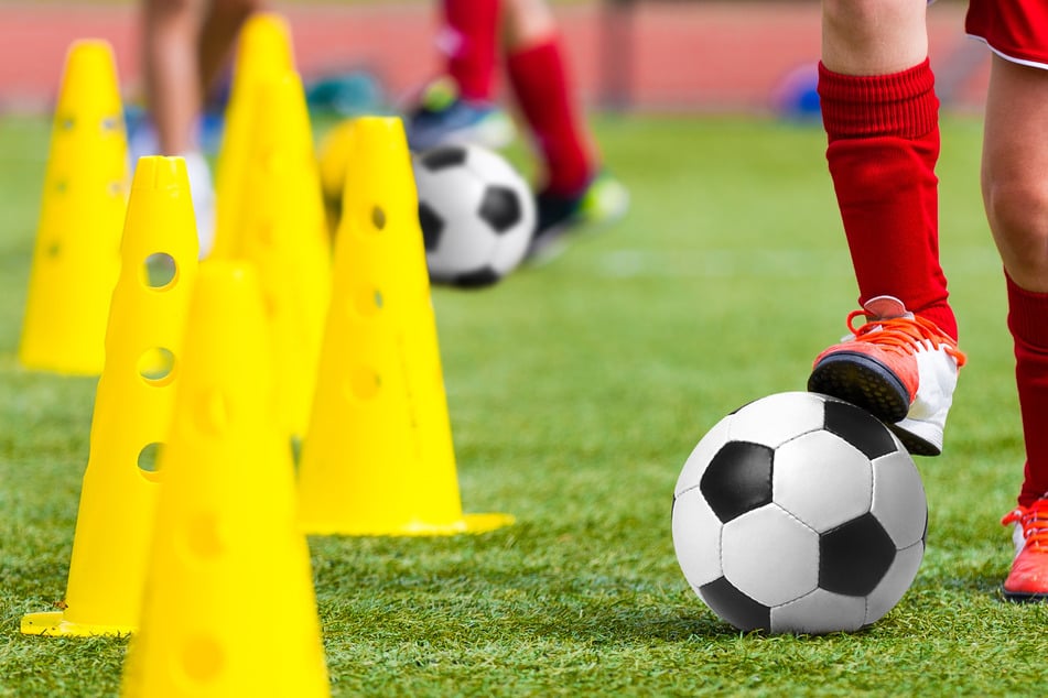 Knallhart-Strafe für perversen Jugendtrainer: Fußballerinnen zur "Massage" gezwungen
