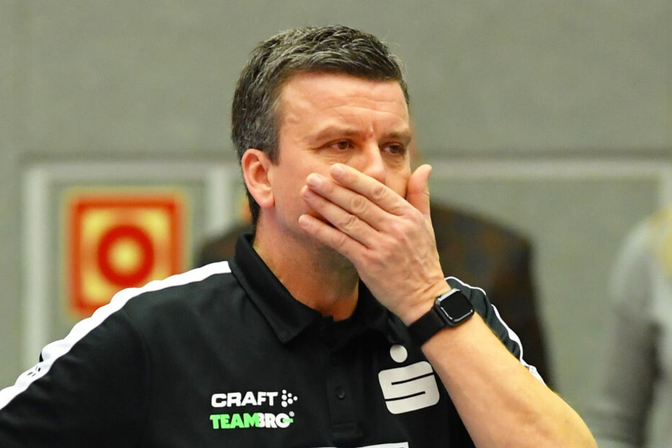 Alexander Waibl konnte es auch nicht fassen, dass nun alle ohne Gepäck dastehen.