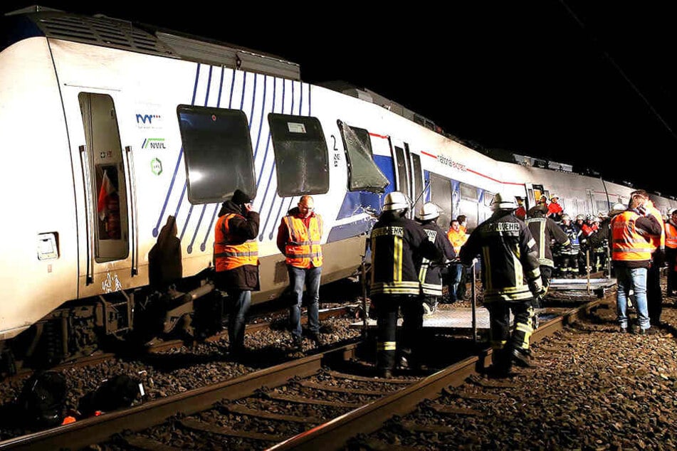 Als ein Regionalzug mit einem Güterzug kollidierte, wurden circa 50 Menschen verletzt.