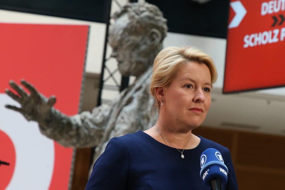Franziska Giffey (43) will den Volksentscheid umsetzen, obwohl sie sich selbst gegen Enteignungen von Wohnungsunternehmen ausgesprochen hatte.