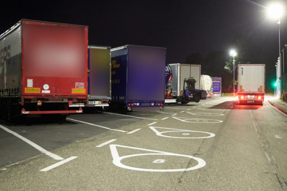 Weil er Schlangenlinien fuhr, wurden die anderen Verkehrsteilnehmer auf den betrunkenen Mann aufmerksam.
