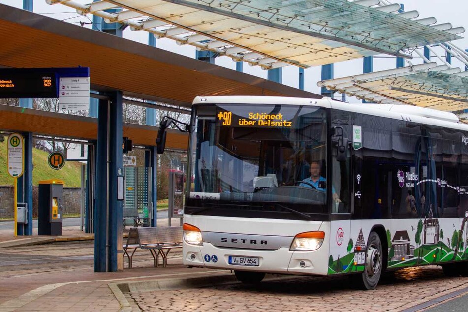 Bus-Streit im Vogtland: Trotz Kostenexplosion soll der Verkehr rollen