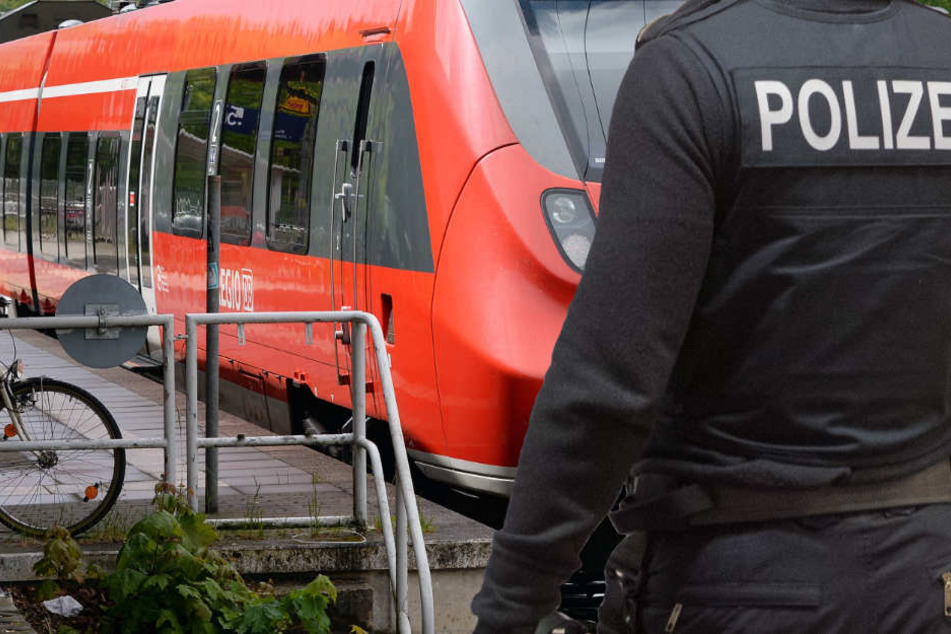 Die Bundespolizei fahndet nach einem Unbekannten Grabscher (Symbolbild).