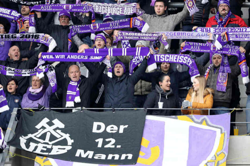 Der 12. Mann! Die Fans des FC Erzgebirge stehen auch in schwierigen Zeiten hinter der Mannschaft.