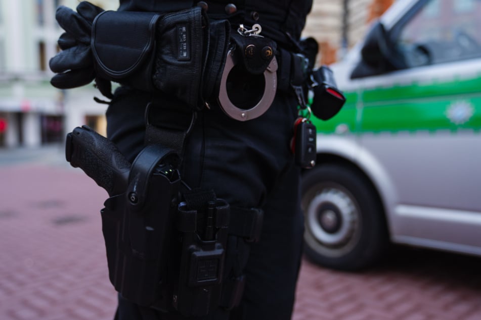 Die Polizei hatte am Wochenende mit zahlreichen Corona-Verstößen zu tun. (Symbolbild)